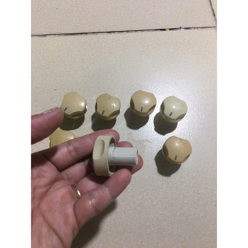 Núm chỉnh máy nước nóng national