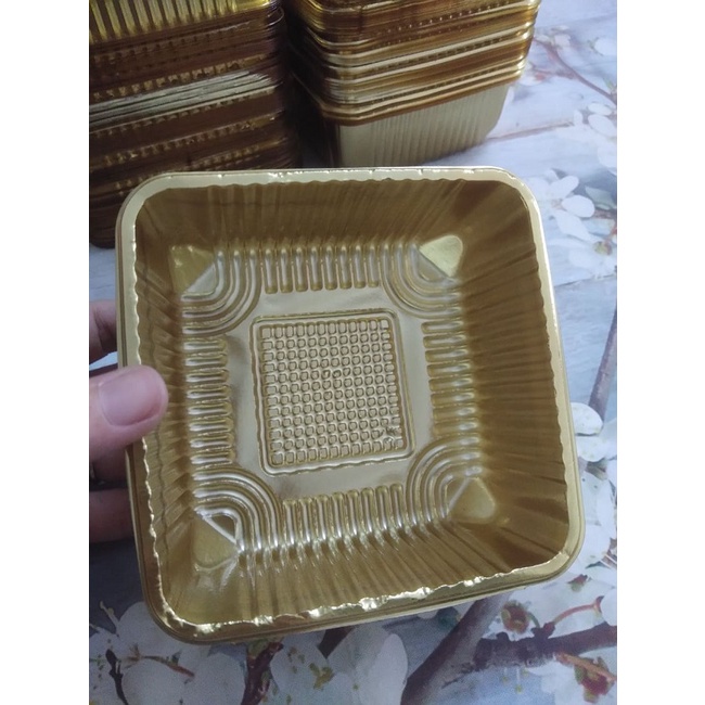 100 KHAY NHỰA ĐỰNG BÁNH TRUNG THU 300 GRAM MÀU VÀNG ĐỒNG- LOẠI DÀY