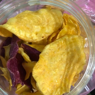Khoai lang sấy hộp 200 gram .