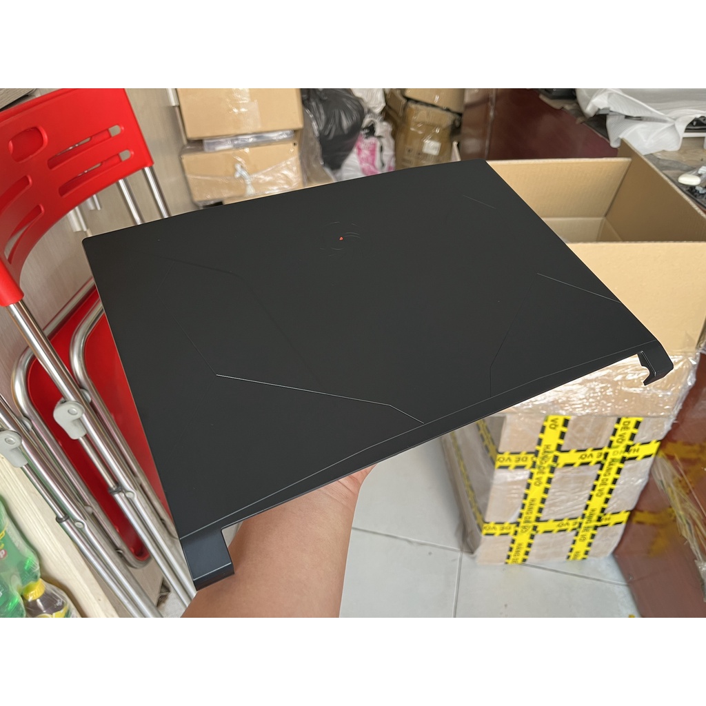Vỏ MSI Gaming Bravo 15 B5DD Chinh Hãng