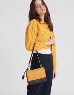 Túi chữ C da sần size 20