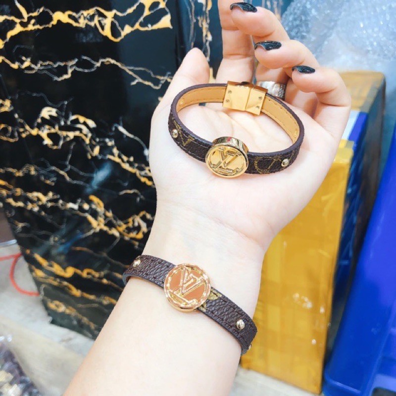 Vòng tay da hoa LV ( hàng đẹp hàng có size)