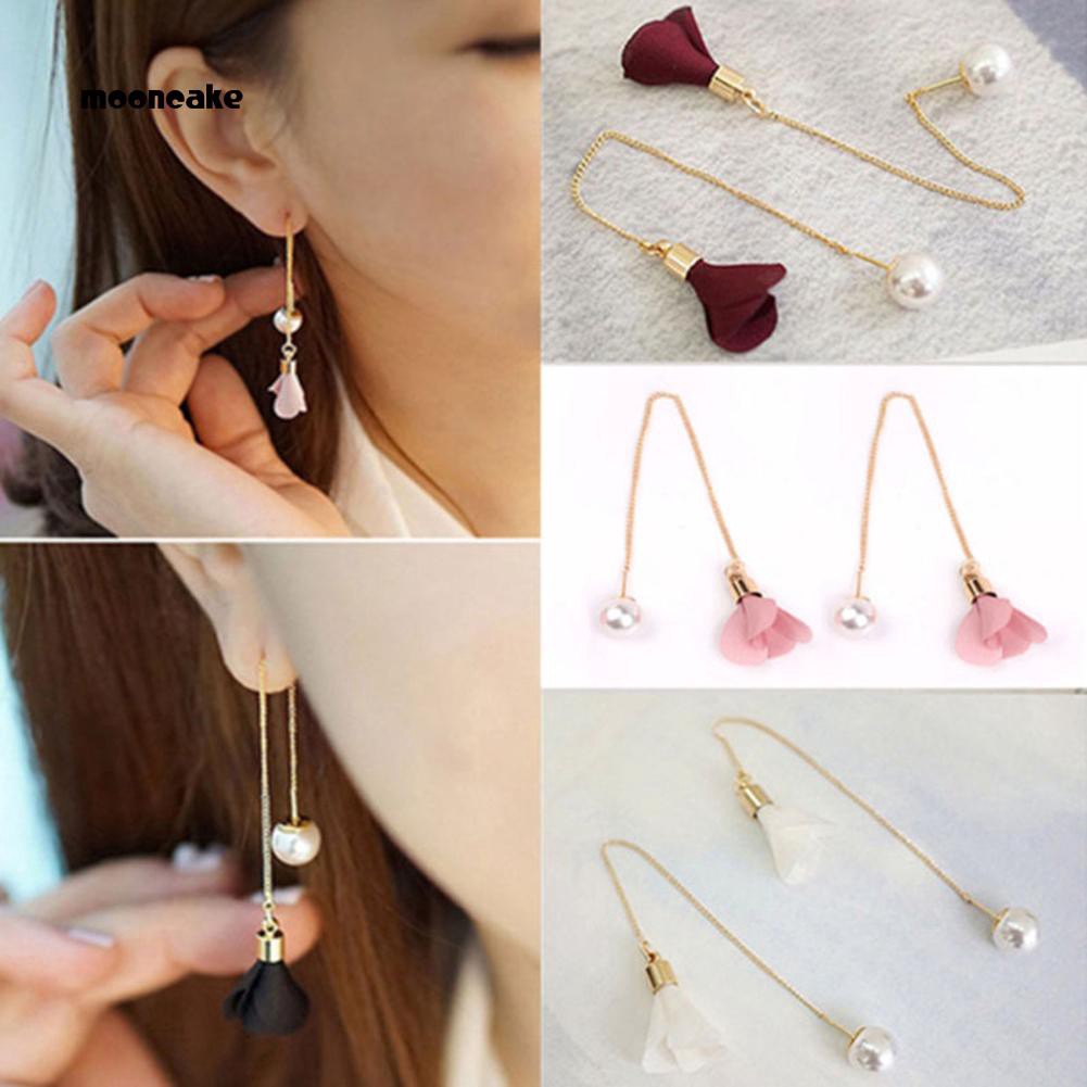 Khuyên tai dáng dài đính ngọc trai nhân tạo hình hoa thời trang