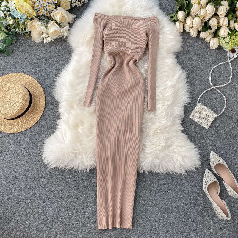 Đầm len body  trễ vai tay dài