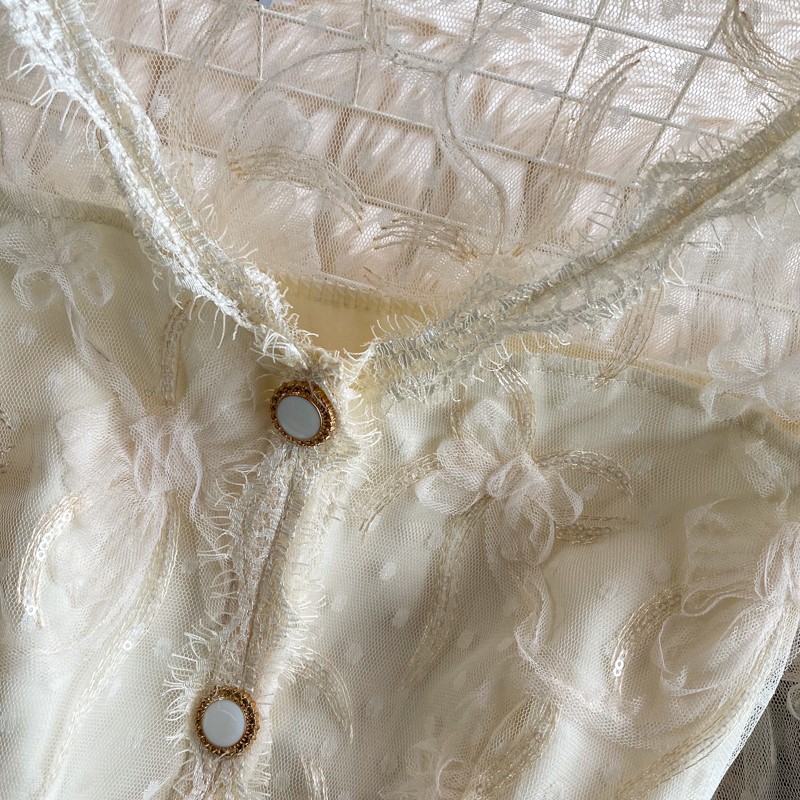 Set áo ren ba nút + quần short ôm cá tính | BigBuy360 - bigbuy360.vn