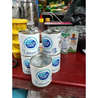 Combo 5 lon sữa đặc Cô Gái Hà Lan 380g có nắp khui tiện dụng.