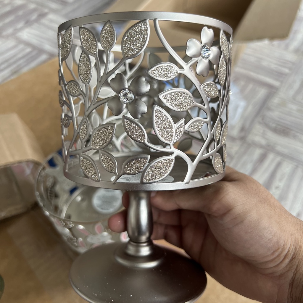 Candle Holder - Chân đế nến thơm Bath & Body Works hoạ tiết hoa lá