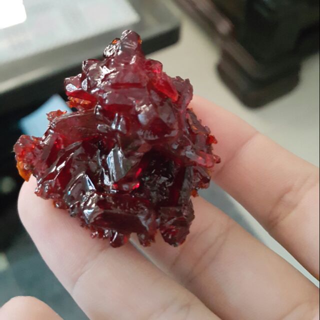 Tinh thể đỏ máu( K3Fe(CN)6) nhỏ