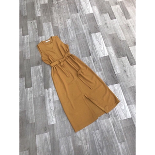 Đầm midi
