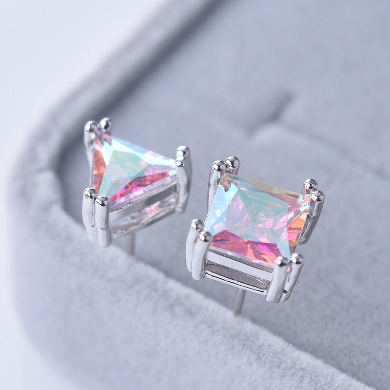 Khuyên Tai Nữ Hình Tam Giác Thời Trang