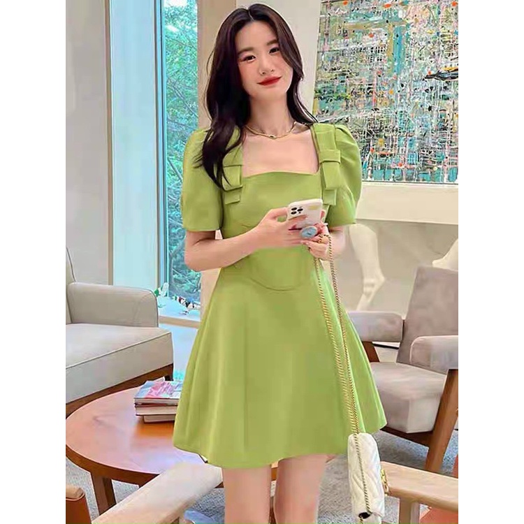 Đầm xanh lá cổ thuyền tay ngắn dáng xòe nhẹ dây bản vai