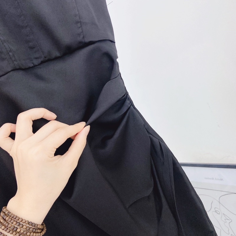 ĐẦM MIDI DÂY CHÉO CỔ XẺ ĐÙI NHÚN THÂN
