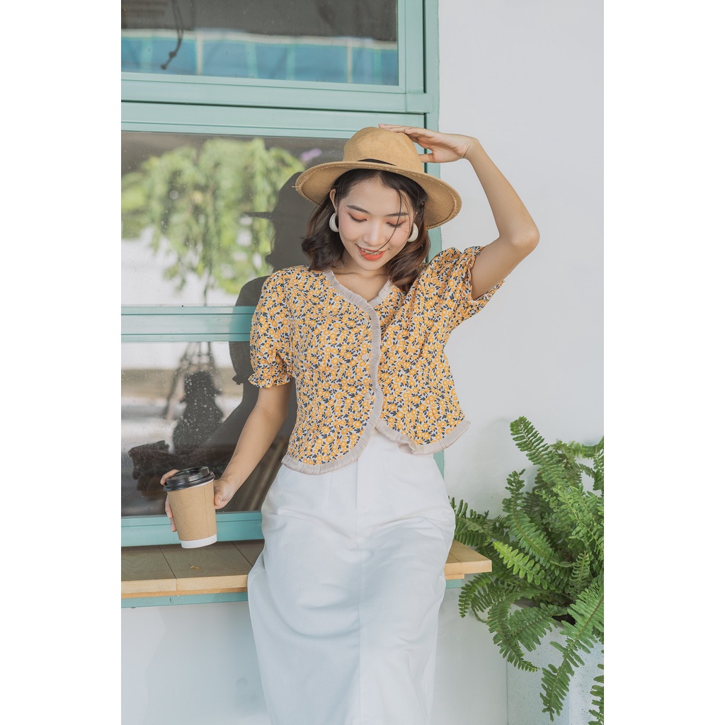 Áo kiểu nữ đẹp FM Style áo hoa nhí hoạ tiết hoa lity cổ trái tim phong cách bánh bèo siêu xinh 211001142 | BigBuy360 - bigbuy360.vn