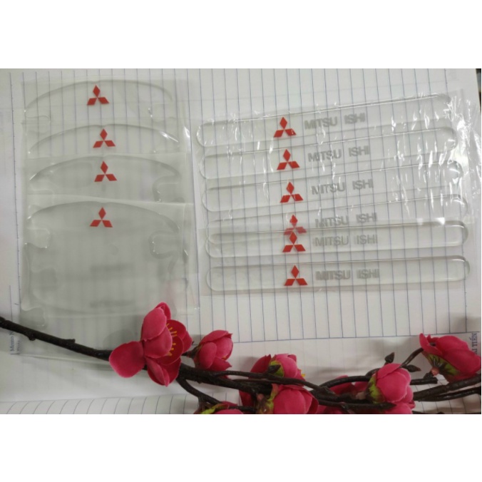 Bộ 10 miếng dán silicon tay, hõm, gương ô tô logo hãng xe Mitsubishi Xpander, Pajero, Attrage, Mirage, Triton, Outlander