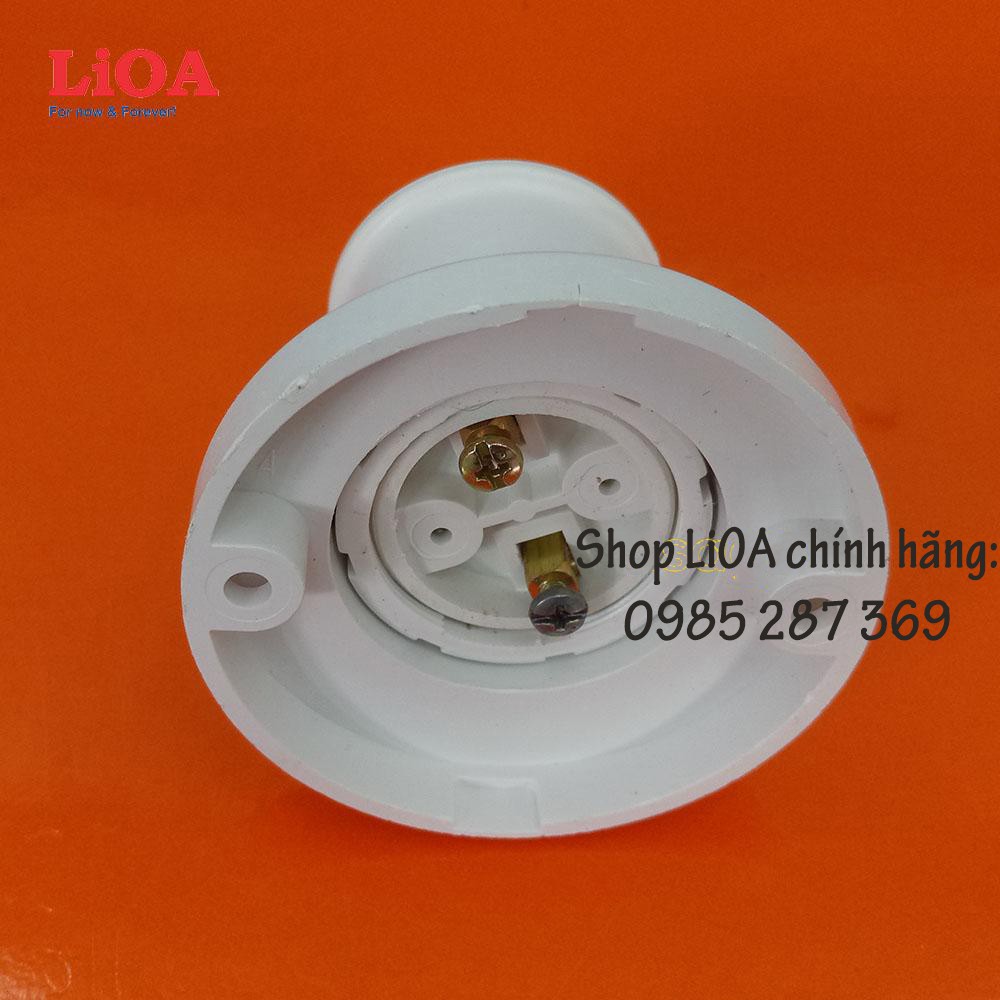 Đui thẳng xoáy E27 Thương Hiệu LIOA lắp với bóng đèn LED và compact công ty