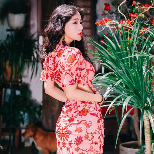 Thanh lý- Đầm maxi cut-out hoa văn hồng 2022