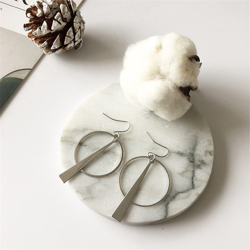 Khuyên Tai Nữ Hình Tròn Phong Cách Thời Trang Sang Trọng Đơn Giản