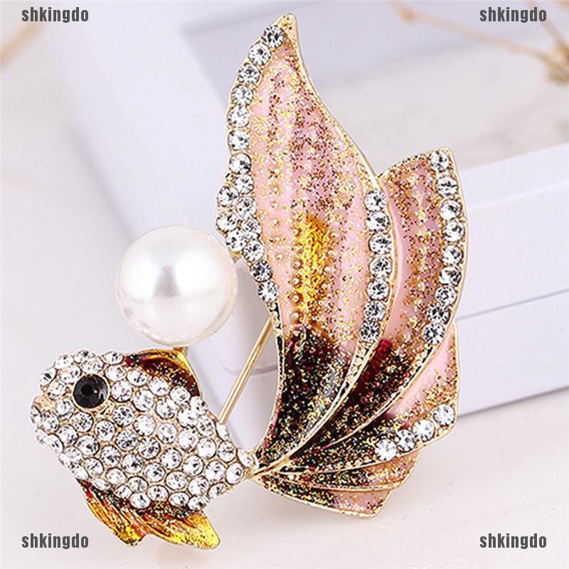 Ghim cài áo hợp kim hình cá vàng khảm đá lấp lánh đẹp mắt và thời trang cho nữ