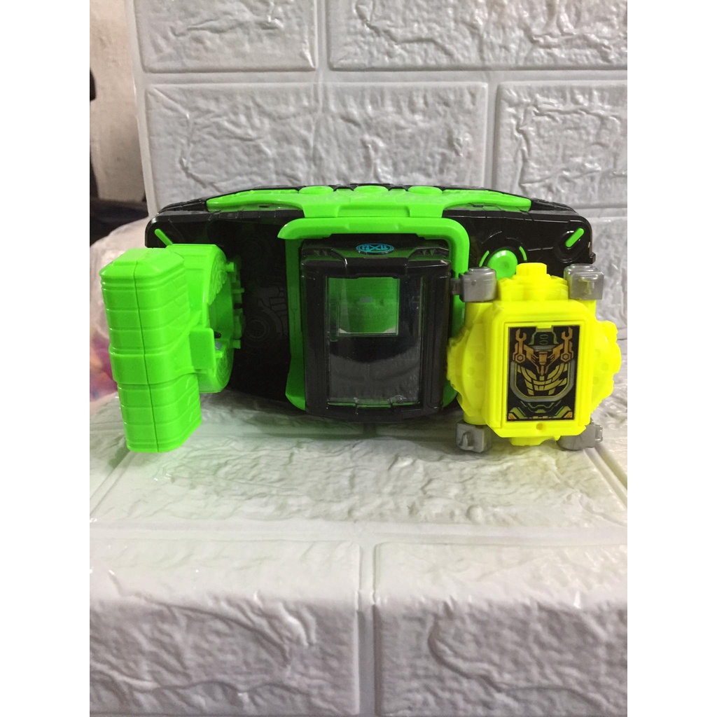 Mô hình đồ chơi chính hãng Bandai DX Beyond Driver & Mirai Ridewatch - Kamen Rider Woz