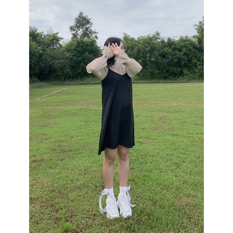 Đầm yếm đen tay bèo