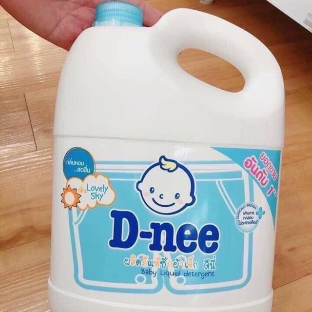 Nước giặt Dnee