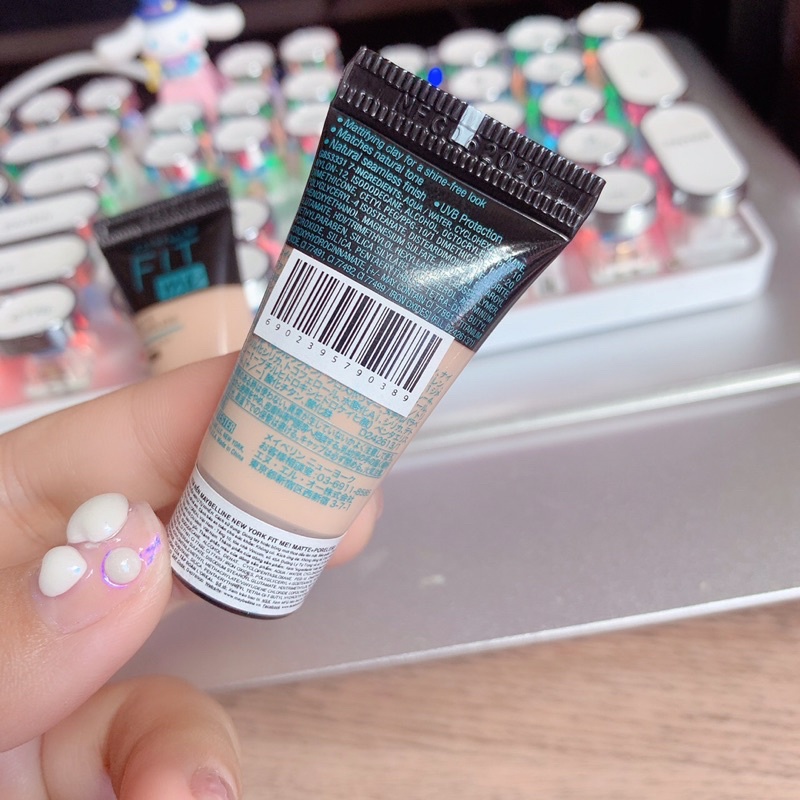 Kem Nền Maybelline Mịn Nhẹ Kiềm Dầu Chống Nắng Matte màu 115 | BigBuy360 - bigbuy360.vn