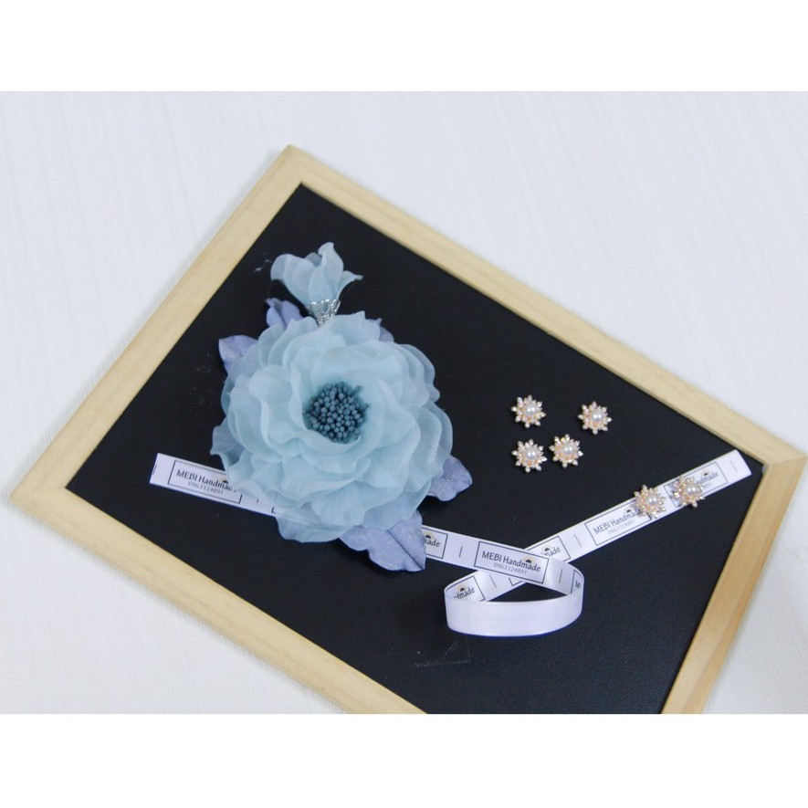 (ảnh thật 100%) Hoa cài áo handmade mẫu hoa mẫu đơn vải voan 1 nụ màu xanh dương (sz 13.5-14cm)