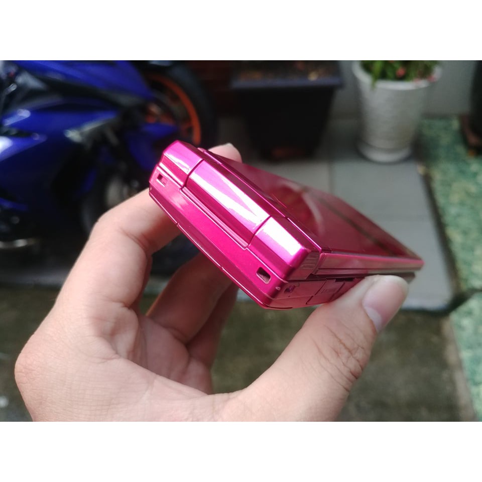Điện thoại Sharp SH-03D màu đỏ
