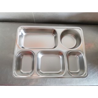 Khay cơm 5 ngăn inox cao cấp. Có nắp