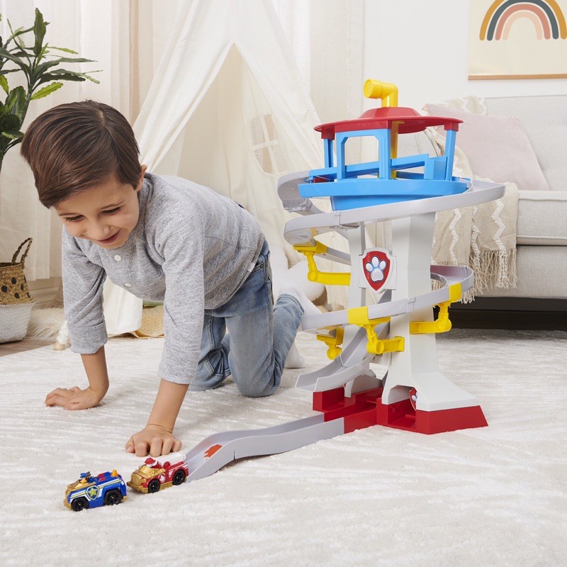 Trạm cứu hộ Adventure Bay rescue và 2 chú chó metal của Paw patrol