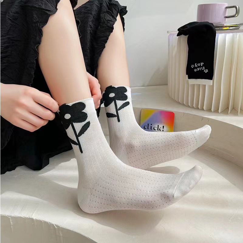 Vớ Cotton Mỏng Màu Trắng / Đen Họa Tiết Hoa Phong Cách Nhật Bản Thời Trang Xuân Hè Cho Nữ