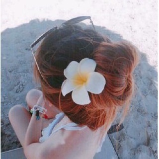Kẹp tóc hoa sứ đi biển