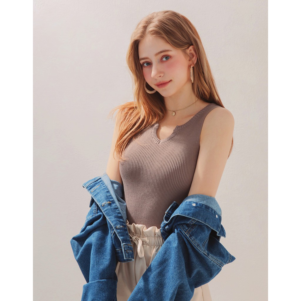 Áo len gân không tay cổ V nhỏ nữ Air Space 2030121051 | BigBuy360 - bigbuy360.vn