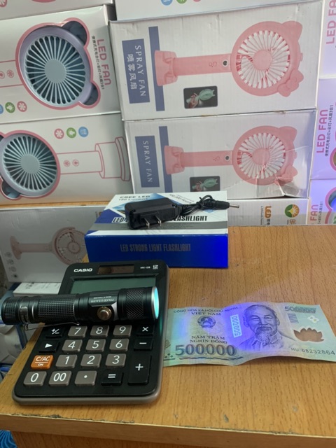 Đèn Pin Sạc Soi Tiền Giả + Siêu Sáng 516  Đèn Tia Cực Tím UV