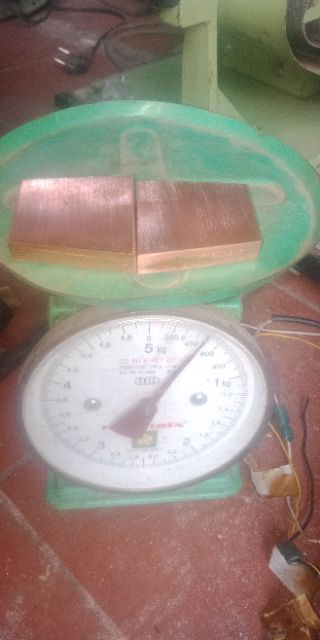 1 đôi kẹp kim hàn bằng đồng đỏ nguyên thanh..