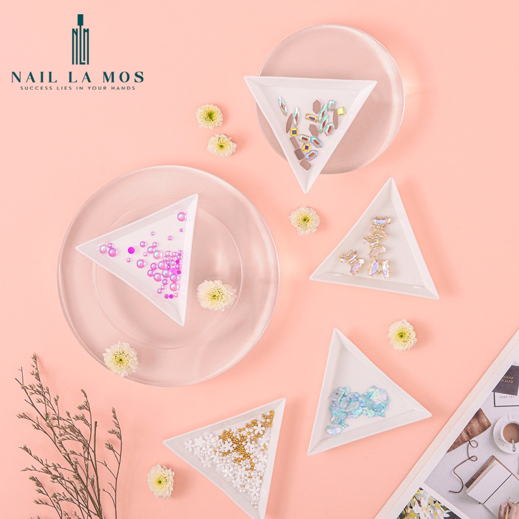 Khay nhựa hình tam giác đựng đá/charm/hoa bột/phụ kiện nail chuyên dụng