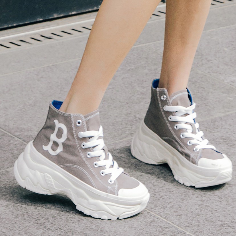 [CHÍNH HÃNG] Giày thể thao Sneaker M.L.B Chunky Canvas cổ cao logo B Red Sox màu Be Xám - CODE: 32SHU1111-43M