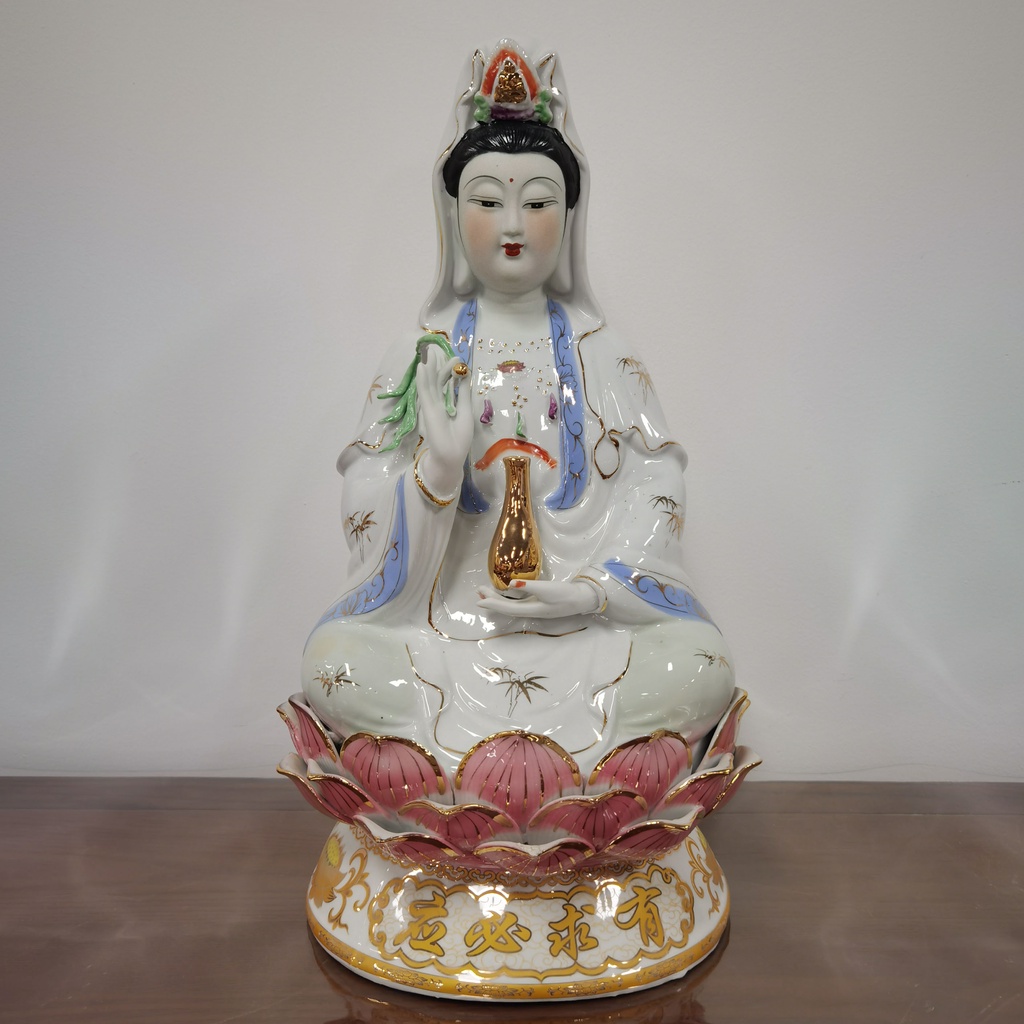 Tôn Tượng Quan Âm Ngồi Hoa Sen hoa văn viền xanh Bằng Sứ - Phật Giáo Tường Thuận