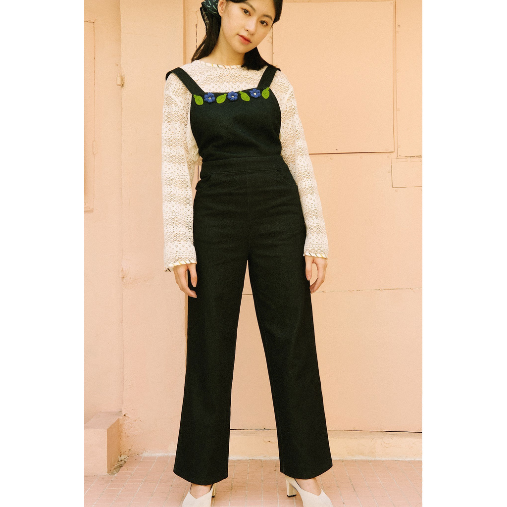 [Mã WABRHI5 giảm 15% đơn 599K] Yếm quần dài vải denim xanh đen đính hoa lá làm bằng len