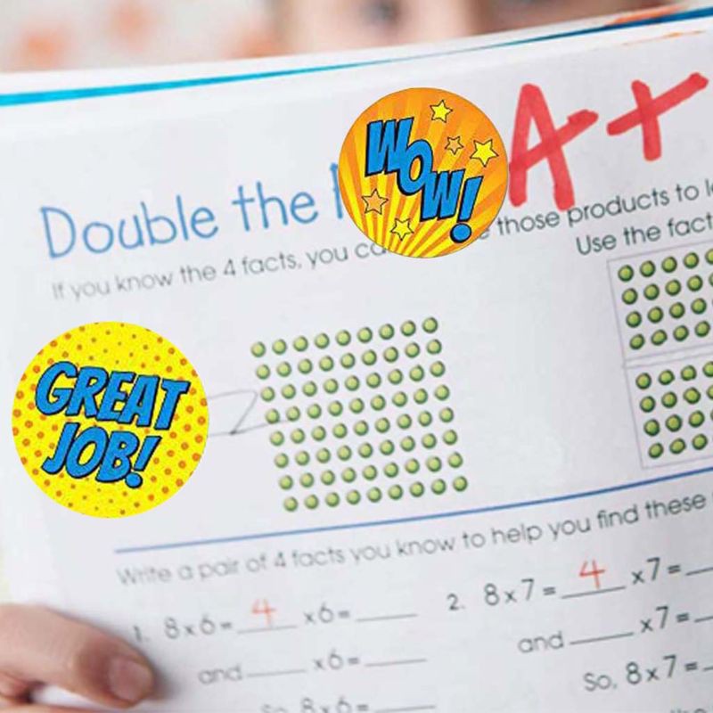 Cuộn 500 Miếng Dán 8 Kiểu Khác Nhau