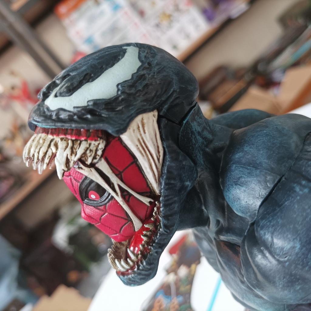 Mô Hình Spider Man Venom Eat Peter Bán Thân 16cm Fullbox