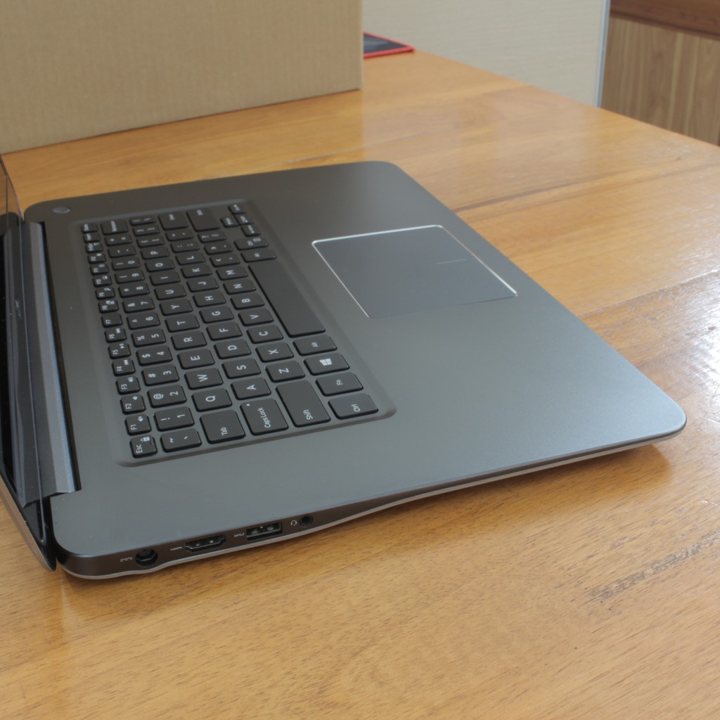 Laptop vỏ kim loại DELL Inspiron 15-7547 15.6'' Core I5 2.70GHz 4G 120G SSD [màu bạc] | WebRaoVat - webraovat.net.vn