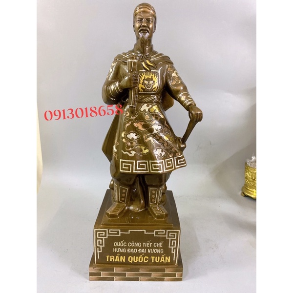 Tượng Trần Hưng Đạo bằng đồng, Hưng Đạo đại vương Trần Quốc Tuấn bằng đồng.