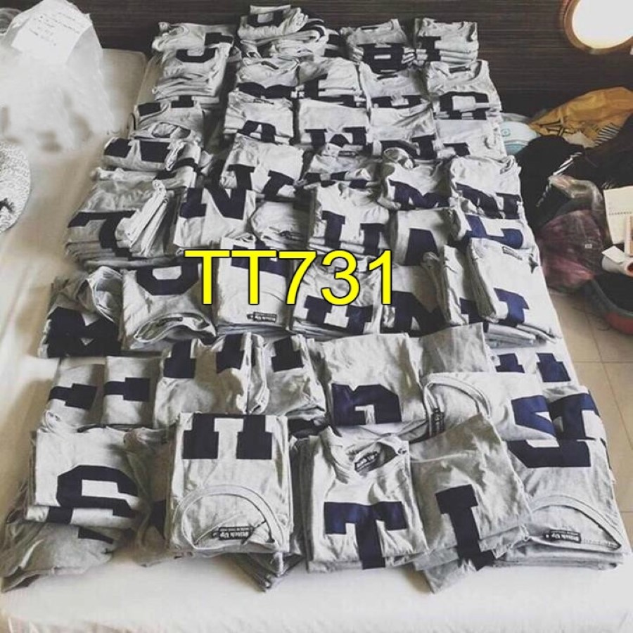 Áo thun nữ in 24 chữ cái theo yêu cầu