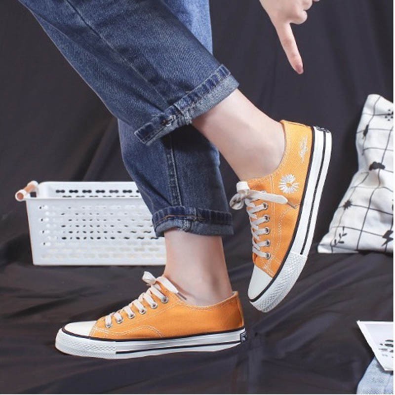 Giày Thể Thao Nữ Hoa Cúc 3 Màu Đen, Trắng, Vàng | BigBuy360 - bigbuy360.vn