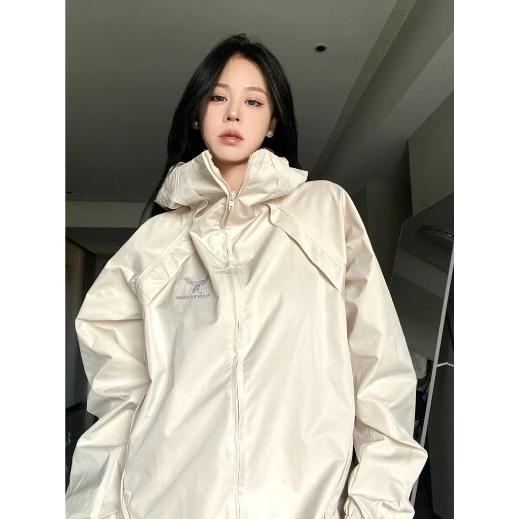 Áo Khoác Có Nón Phối Khóa Kéo Thêu Họa Tiết Màu Trắng Đen Thời Trang 2022 Cho Nữ