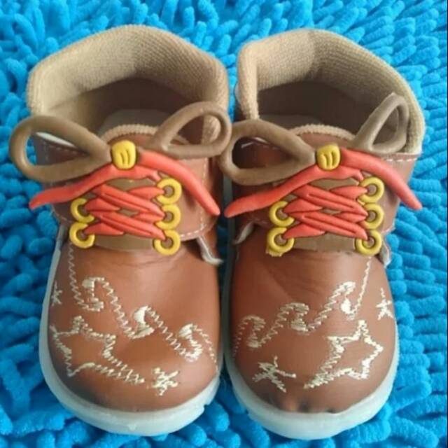 Giày BOOTS