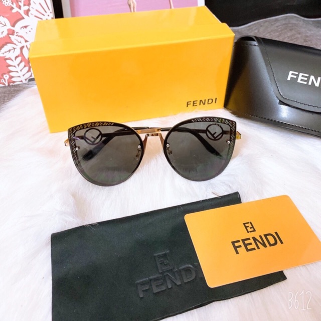 Mắt kính fendi