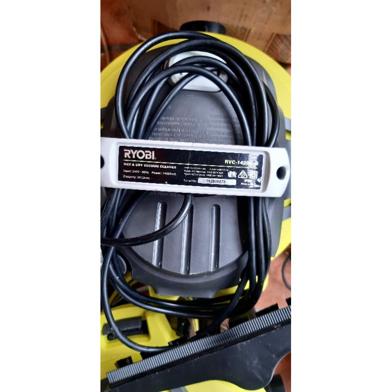 Máy hút bụi Ryobi 20L