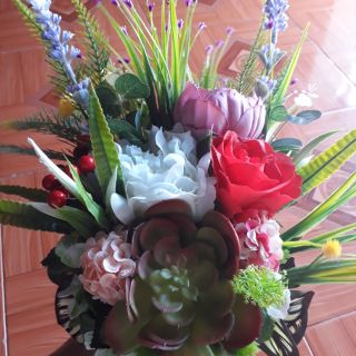 Hoa thập cẩm .tặng cài đầu cô dâu.